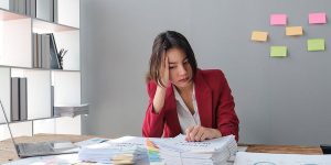 unhappy-woman-dreads-going-to-work.jpg