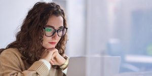 woman-on-laptop-looking-for-a-job.jpg